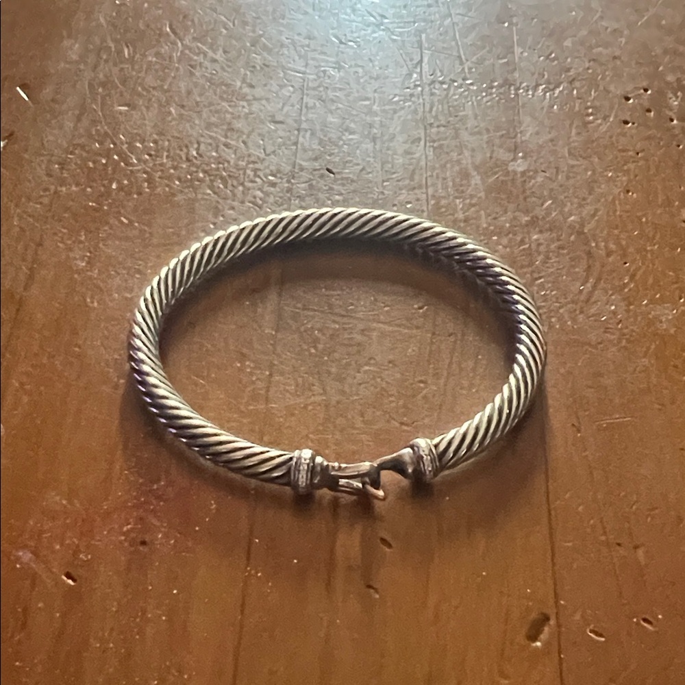 Elegant Silver Twisted Bracelet